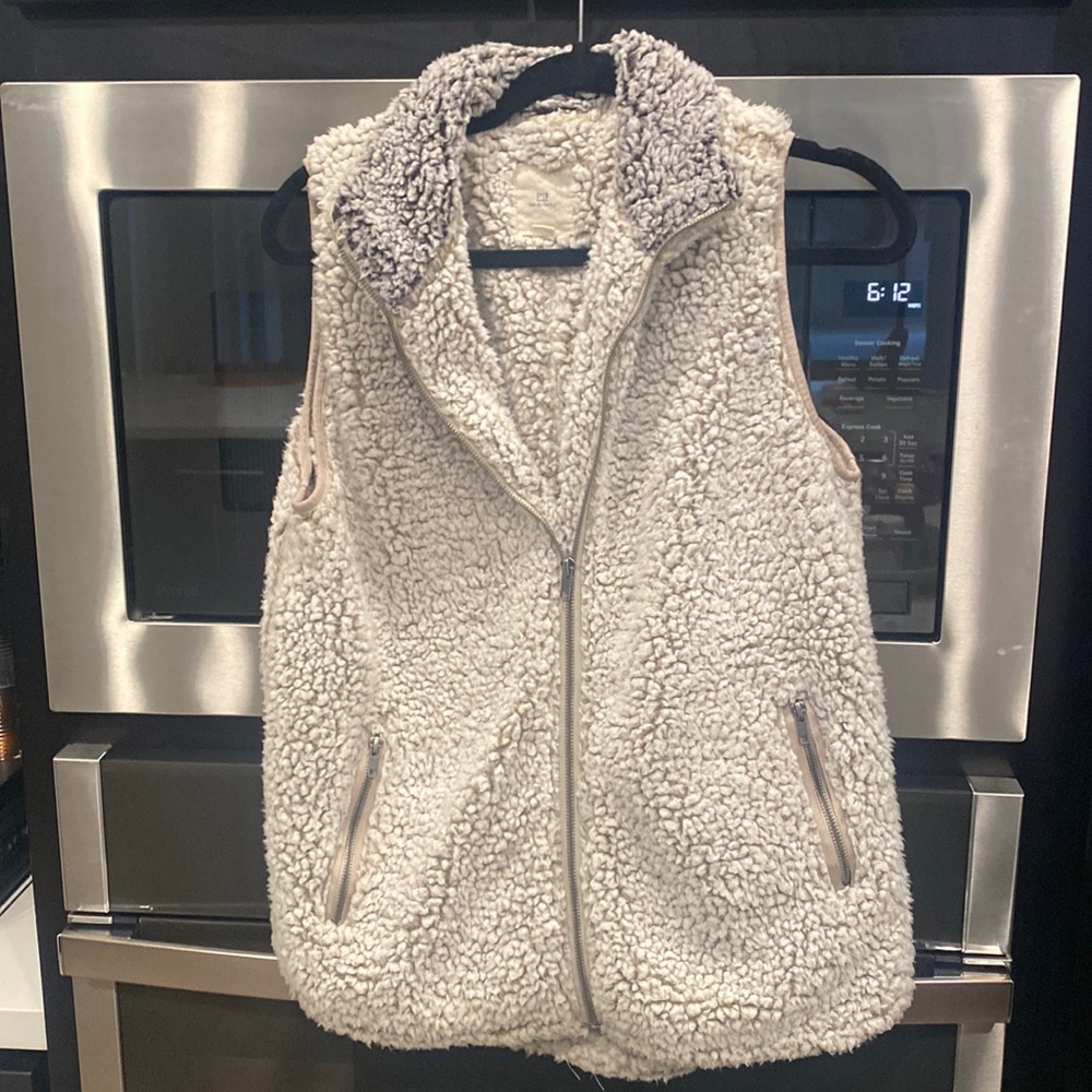 Cozy Vest with Zipper Pockets